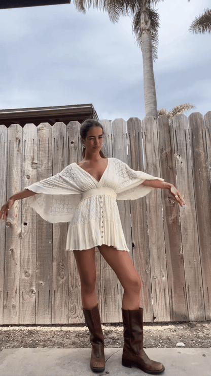 Bohemia Lace Jurkje – Witte Kanten Zomerjurk met Wijde Mouwen & Knoopsluiting